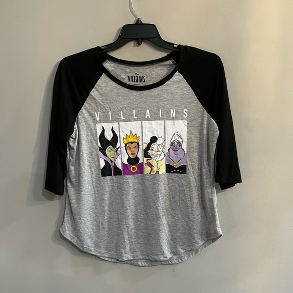 Disney Tops - Disney Villains Queens raglan baseball tee Size XL Halloween